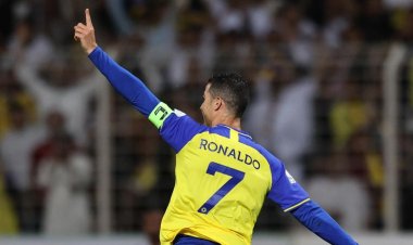 Cristiano Ronaldo Bersujud Syukur Setelah Membawa Al Nassr Comeback dan Raih Kemenangan Dramatis