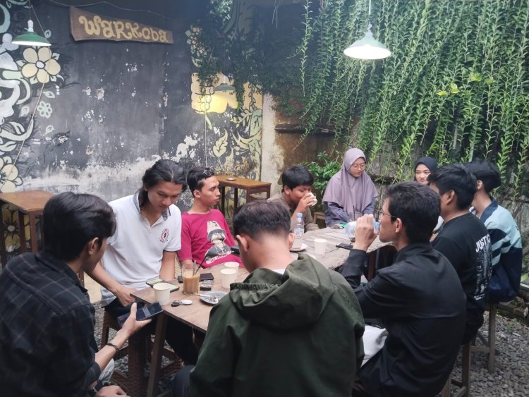 Njagong Bareng Literasi Jalanan Kudus dan Jum'at Berkah Warkoba